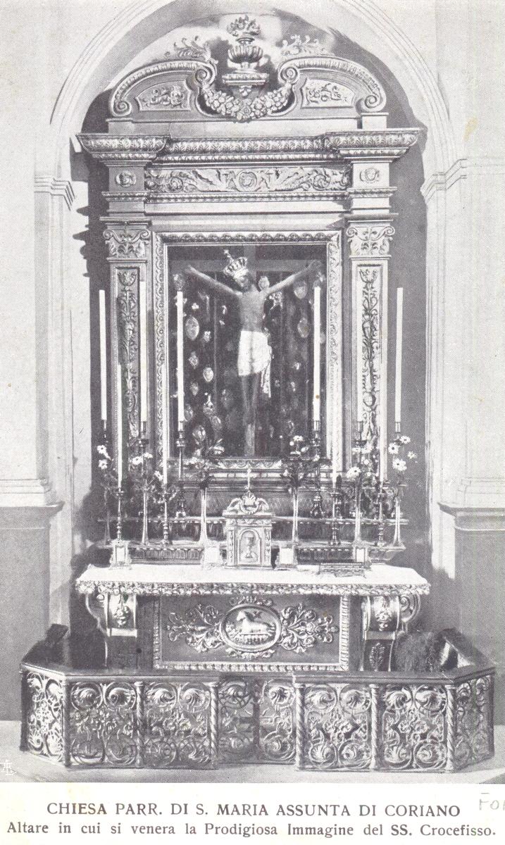 L'altare in cui si venerava l'immagine del SS. Crocifisso nella chiesa parrocchiale