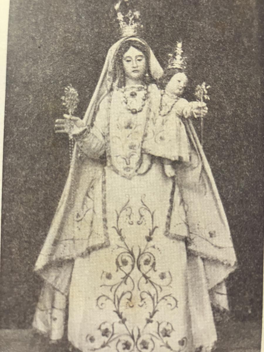 L'immagine della Madonna del Rosario in una vecchia cartolina